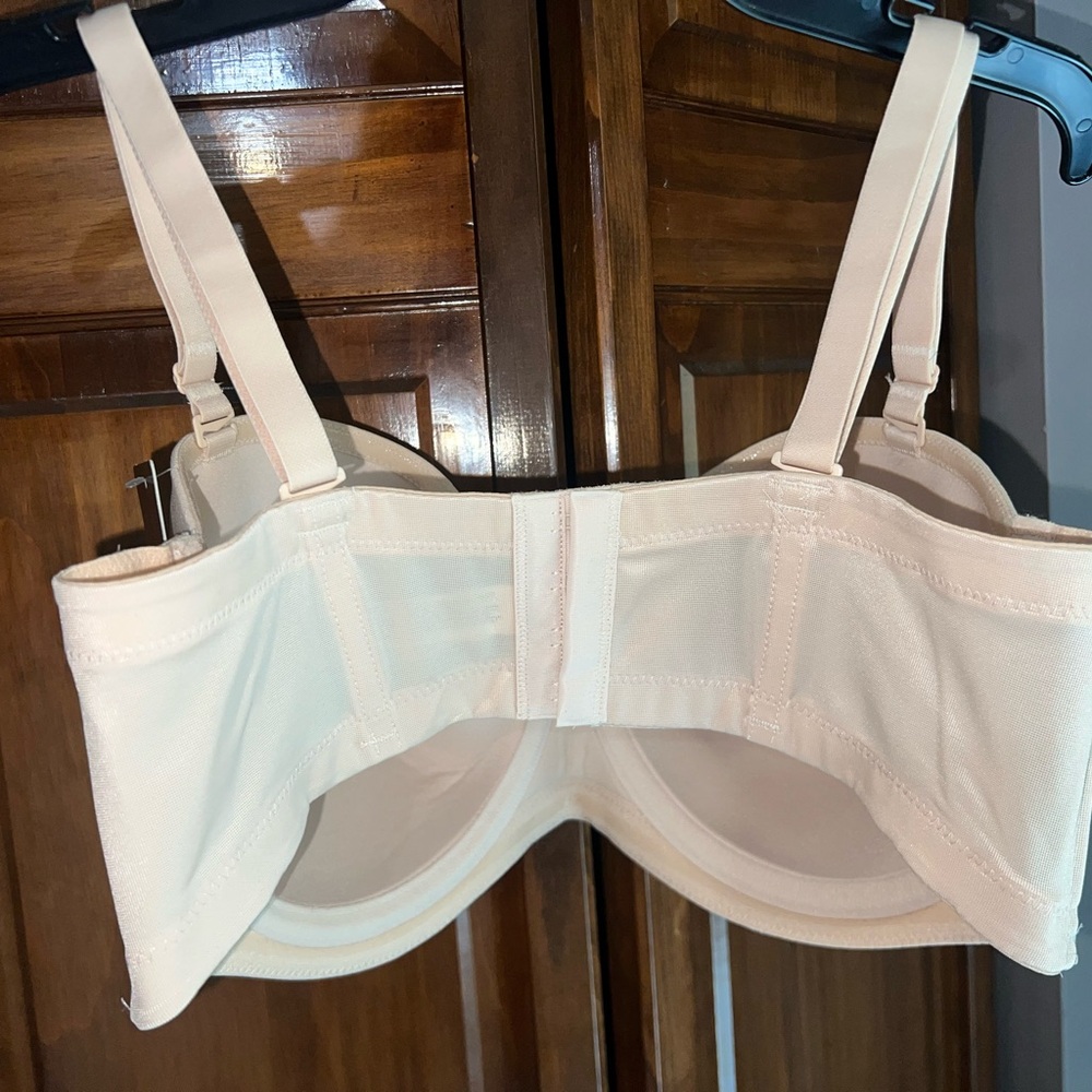 Wacoal Red Carpet Strapless Soft Sand Bra - Picture 3 of 4